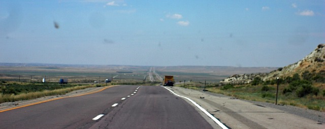 IMGP1726-long road
